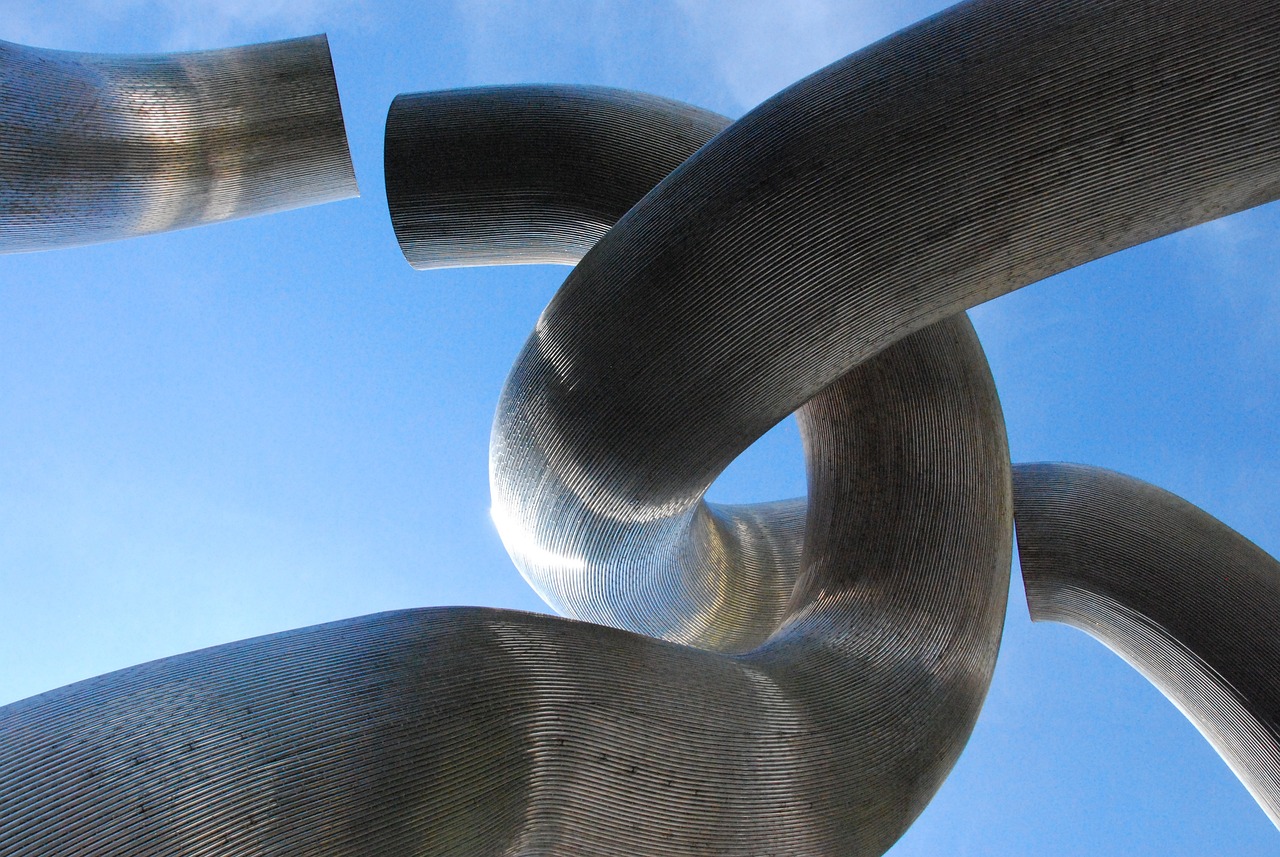 Wilmersdorf - Broken Chain Berlin Sculpture